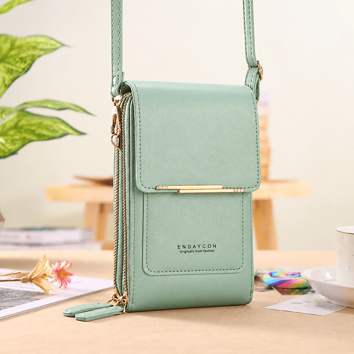 up📱 The Elegant Touchscreen Crossbody Bag – Your Phone & Essentials, Always Within Reach